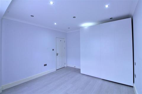 1 bedroom flat to rent, Chesterfield Road, Enfield