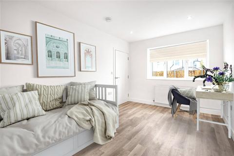 9a West Way Gardens, Croydon, CR0 8RA