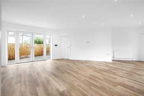 9a West Way Gardens, Croydon, CR0 8RA