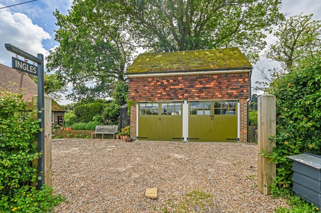 Garage/Outbuilding