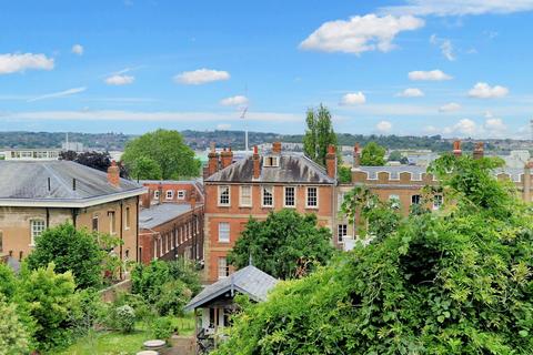 4 bedroom terraced house for sale, College Road, Chatham Dockyard