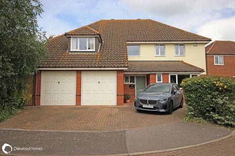 5 bedroom detached house for sale, Oakland Court, Cliffsend