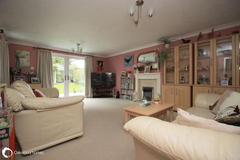 5 bedroom detached house for sale, Oakland Court, Cliffsend