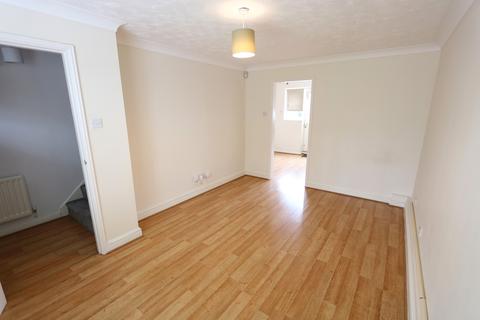 2 bedroom terraced house for sale, St Leonards Close, Grays