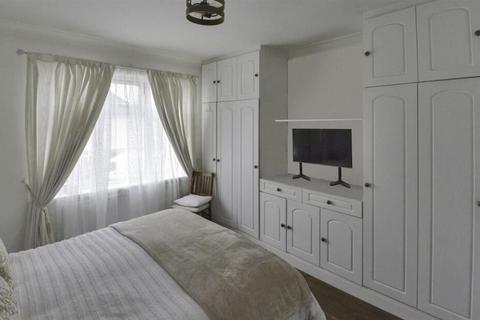 28 Penderel Road, Hounslow, TW3 3QR