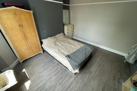2 bedroom ground floor flat for sale, Gateshead NE8