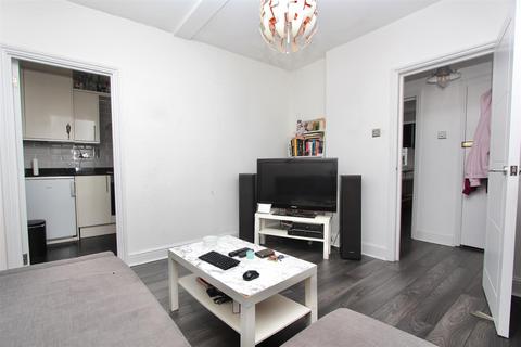 1 bedroom flat to rent, Kingsland Road, London E8
