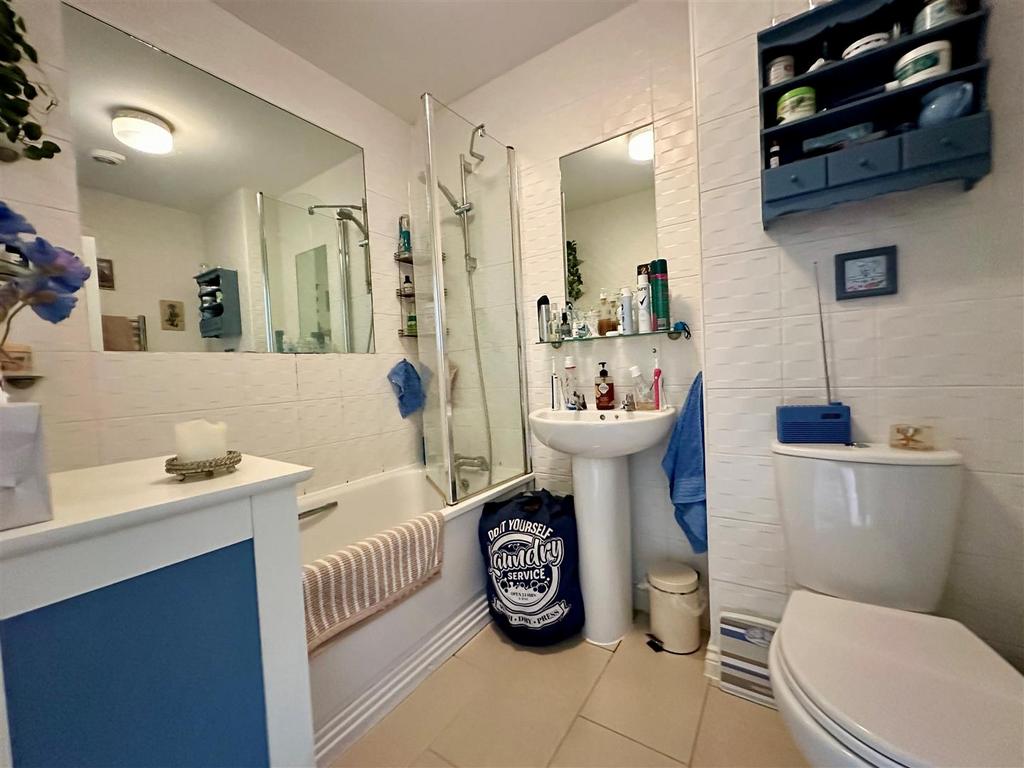 Bathroom.jpg