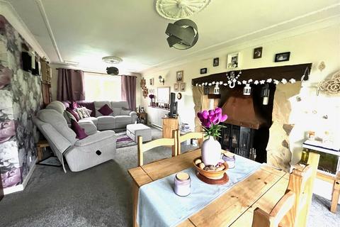 131 Bower Lane, Rugeley, WS15 2TS