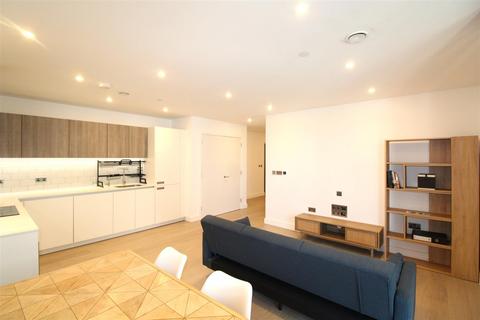 2 bedroom apartment to rent, Clapham Road, London