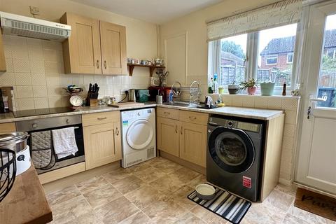 10 Devonish Close, Alcester, B49 6EG