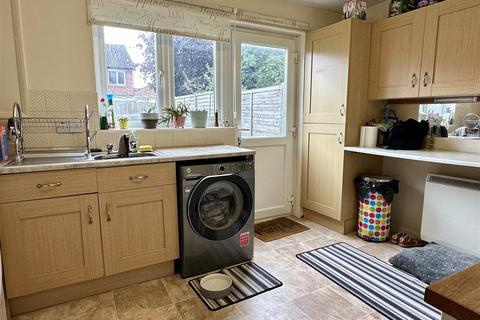 10 Devonish Close, Alcester, B49 6EG