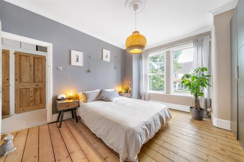 3 bedroom flat for sale, Worbeck Road, Penge, London, SE20