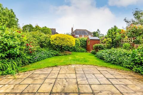 5 Silverdale Close, Brockham, Betchworth, RH3 7LN