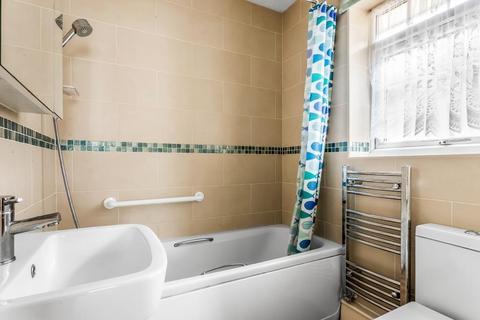 5 Silverdale Close, Brockham, Betchworth, RH3 7LN