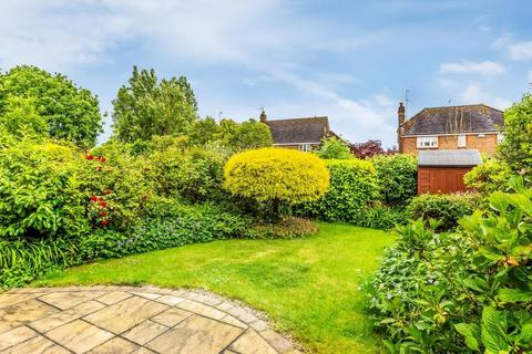 5 Silverdale Close, Brockham, Betchworth, RH3 7LN