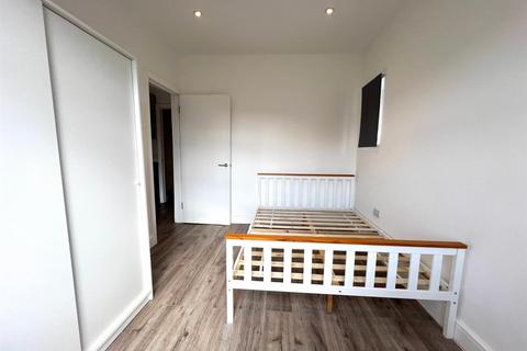 2 bedroom flat to rent, Regents Park Road, Finchley N3