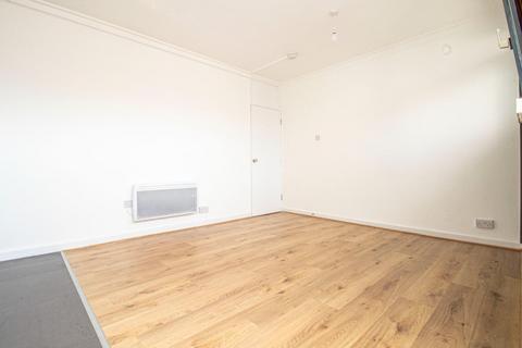 4 bedroom apartment to rent, Hare Walk, London