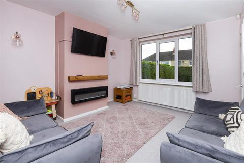3 bedroom end of terrace house for sale, Weatherhill Road, Huddersfield HD3
