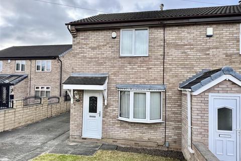 2 bedroom townhouse to rent, Pine Hall Drive, Monk Bretton, Barnsley