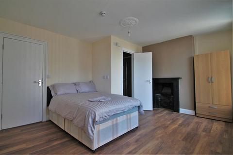1 bedroom in a house share to rent, HOUSE SHARE Room Let Edwin Street, Gravesend