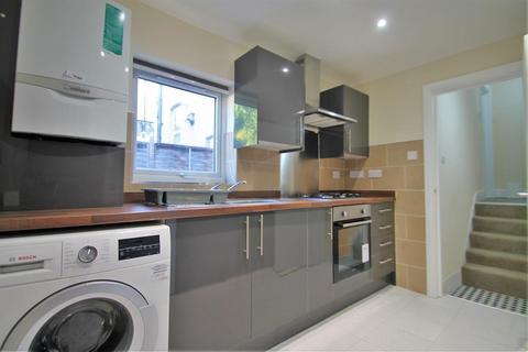 1 bedroom in a house share to rent, HOUSE SHARE Room Let Edwin Street, Gravesend
