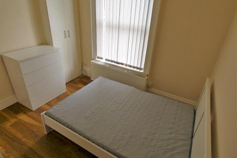 1 bedroom in a house share to rent, HOUSE SHARE Room Let, Edwin Street, Gravesend DA12