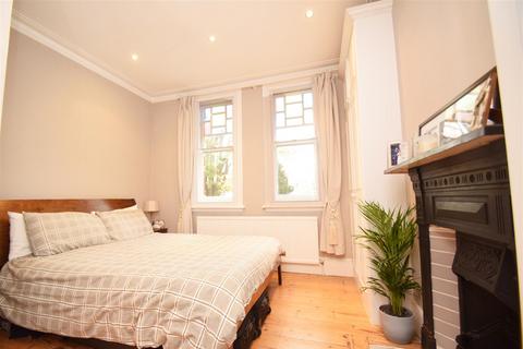 2 bedroom apartment for sale, The Avenue, St Margarets Village