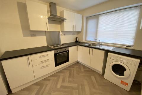 4 bedroom terraced house to rent, Corn Close, Ardwick, Manchester