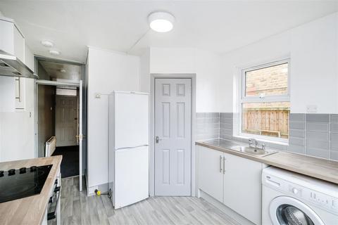 1 bedroom flat to rent, Pembar Avenue, Walthamstow, E17
