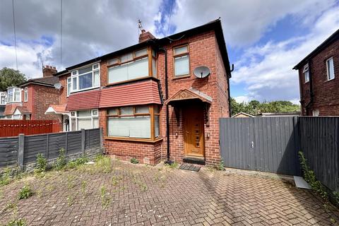 3 bedroom semi-detached house to rent, Tellson Crescent, Salford