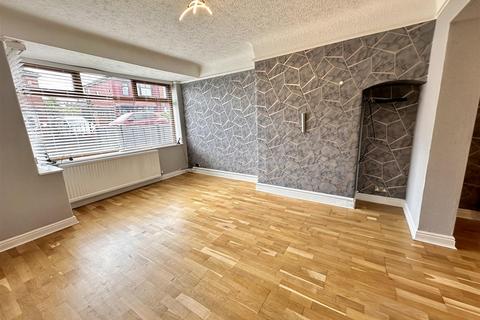 3 bedroom semi-detached house to rent, Tellson Crescent, Salford