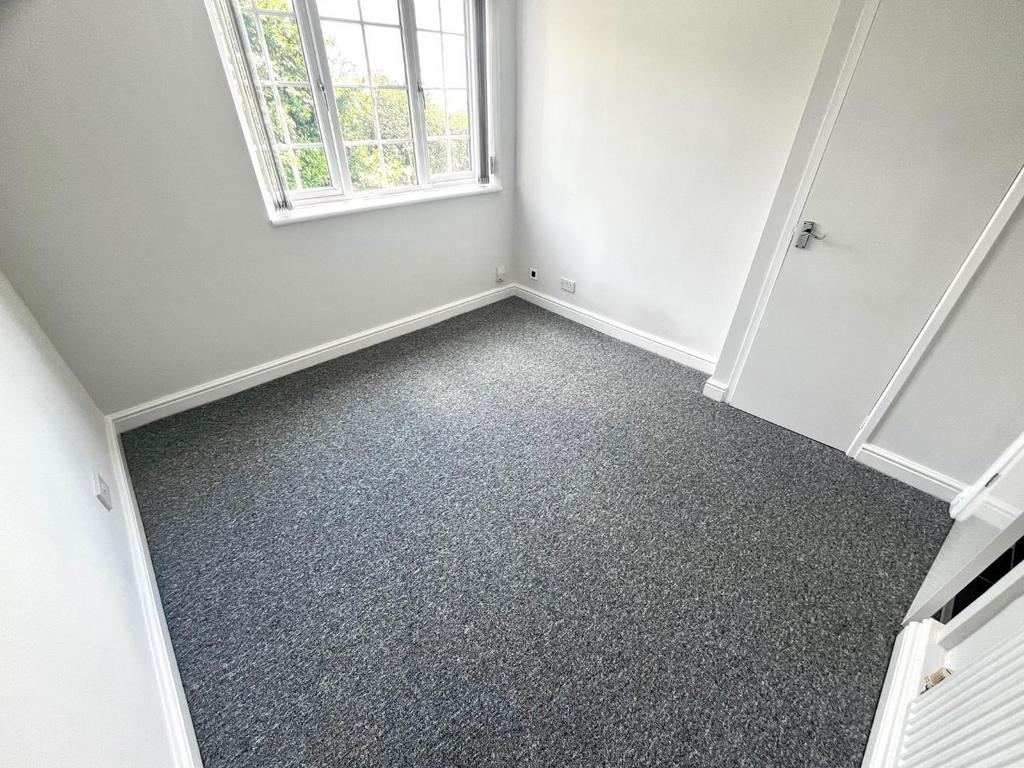 DINING ROOM.jpg