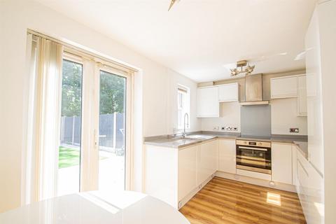 82 Barbondale Close, Great Sankey, Warrington, WA5 3HU