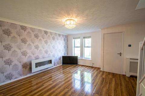 82 Barbondale Close, Great Sankey, Warrington, WA5 3HU