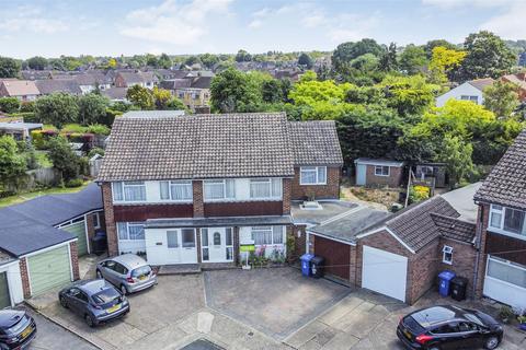 4 bedroom semi-detached house for sale, Bradshaw Close, Windsor