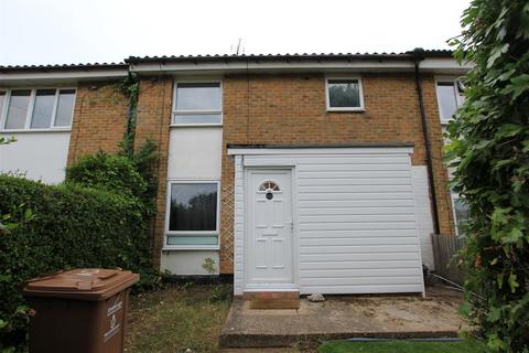 5 bedroom detached house to rent, East Close, Stevenage