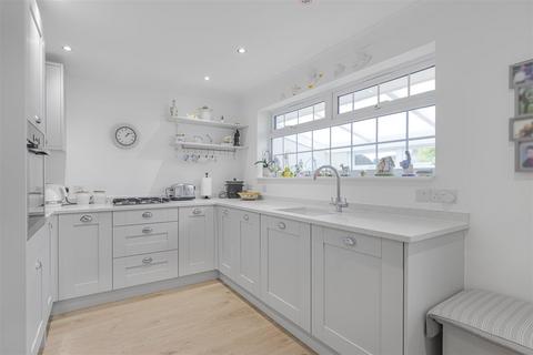 89 Nursery Road, Meopham, Gravesend, DA13 0NE