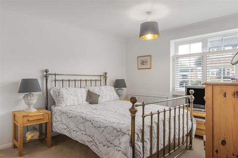 89 Nursery Road, Meopham, Gravesend, DA13 0NE