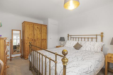 89 Nursery Road, Meopham, Gravesend, DA13 0NE
