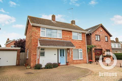 4 bedroom detached house for sale, Carlton Drive, North Wootton