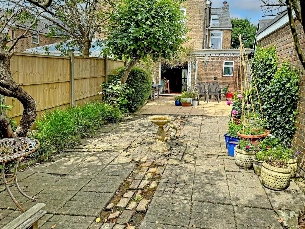 Garden5.jpg