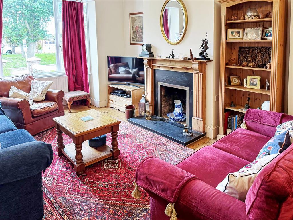 Lounge2.jpg