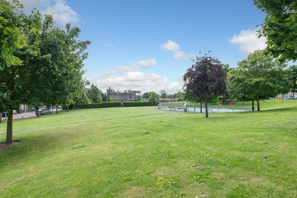 Park Space Opposite