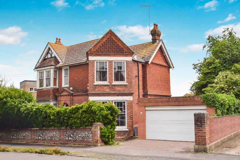 Enys Road, Eastbourne BN21 6 bed detached house for sale £650,000