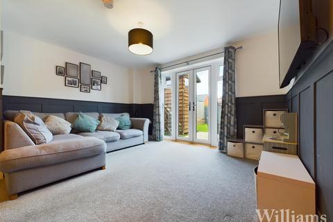 2 bedroom semi-detached house for sale, Whinham Green, Aylesbury HP18