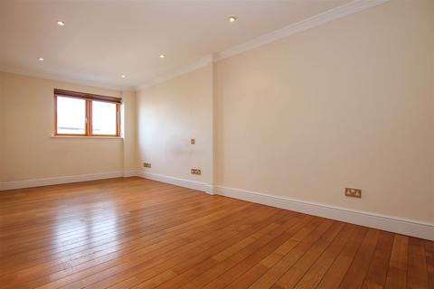 2 bedroom flat to rent, 41a Buckingham Street, Aylesbury HP20