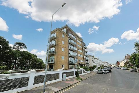 3 bedroom penthouse for sale, Chiswick Place, Eastbourne