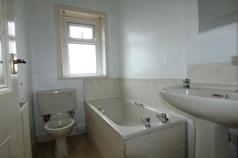 3 bedroom terraced house for sale, Cleckheaton Road, Bradford