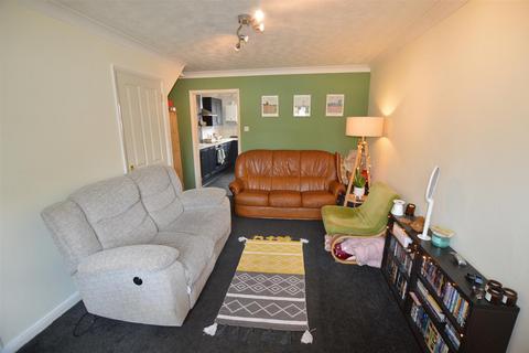 2 bedroom semi-detached house for sale, Bentley Close, Loughborough
